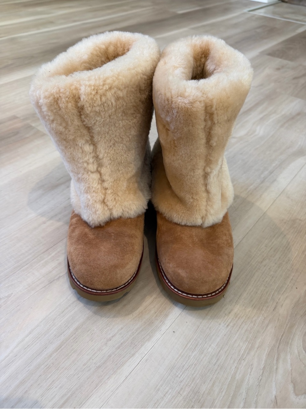 Authentic UGG Australian ‘Maylin’ Boots